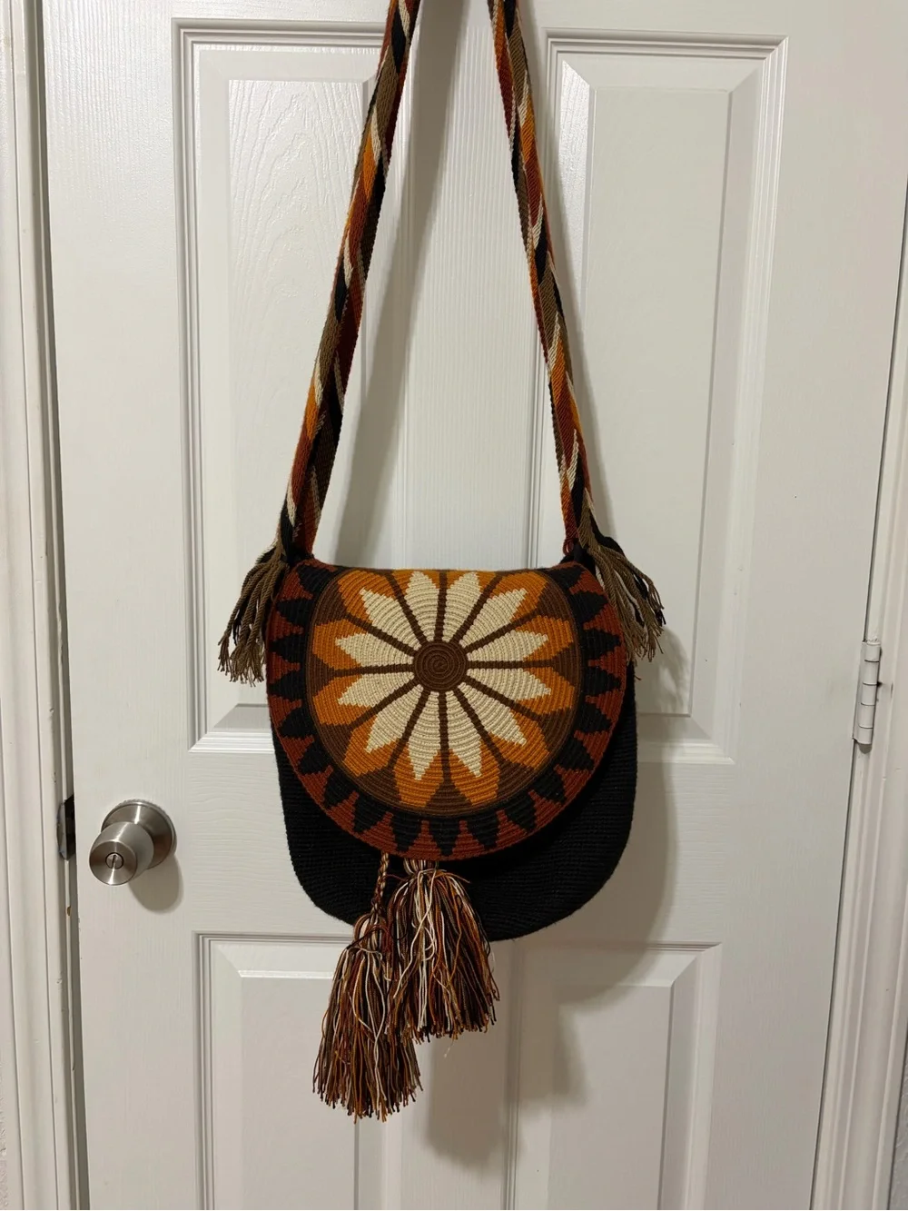 Waitusu Handmade Wayuu Crochet Crossbody Bucket Bag Boho Woven With Lid Tassel